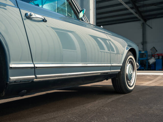 Mercedes-Benz 280 SL