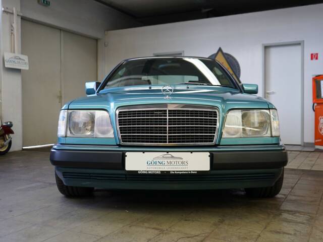 Mercedes-Benz 300 CE-24