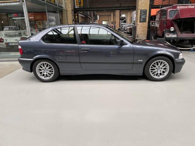 BMW 323ti Compact
