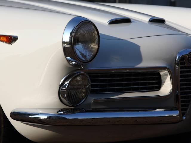 Alfa Romeo 2000 Spider