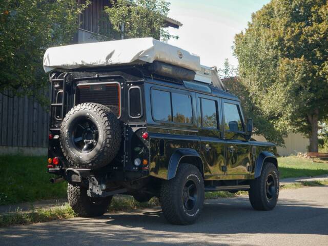 Land Rover Defender 110
