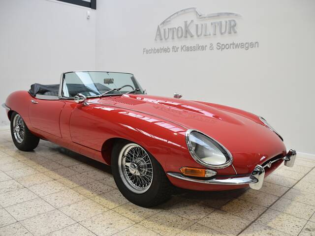 Bild 1/30 von Jaguar E-Type 4.2 (1966)