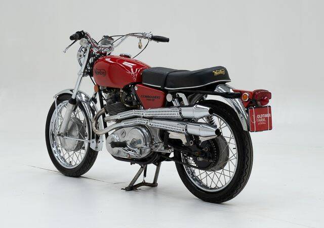 Norton Commando 750 Fastback