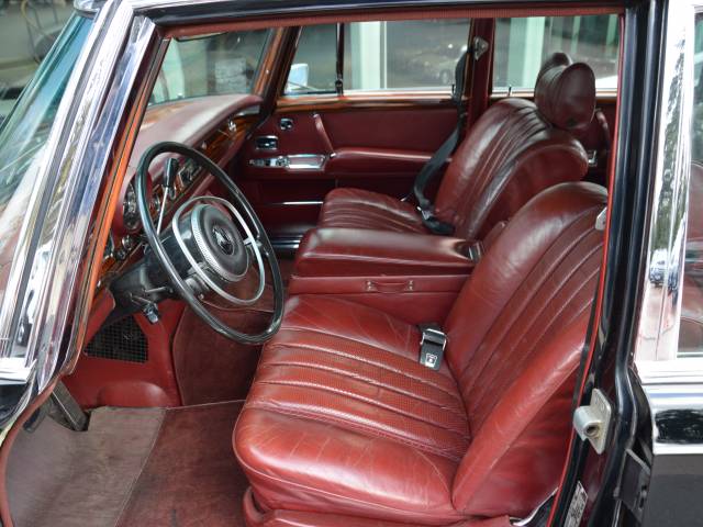 Mercedes-Benz 600