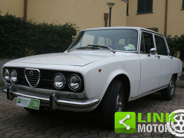 Bild 1/10 von Alfa Romeo 2000 Berlina (1972)