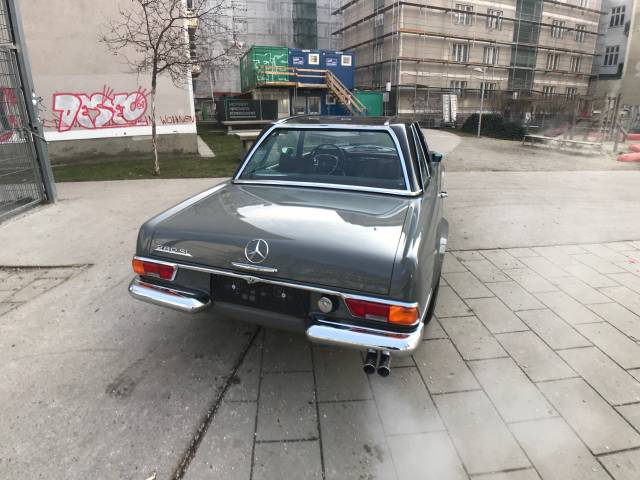 Mercedes-Benz 280 SL