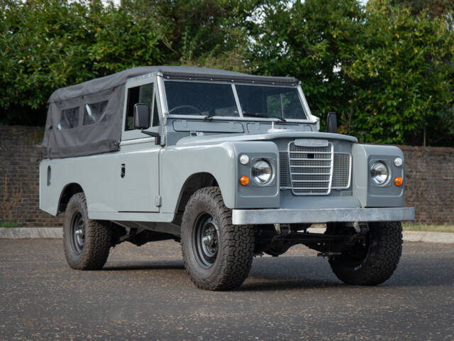 Image 1/49 of Land Rover 109 (1970)