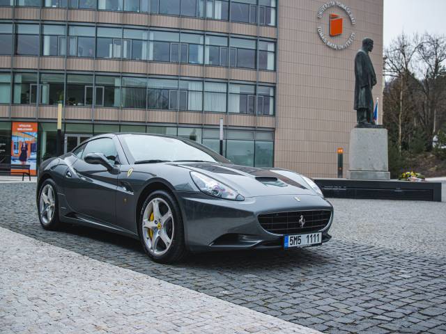 Ferrari California