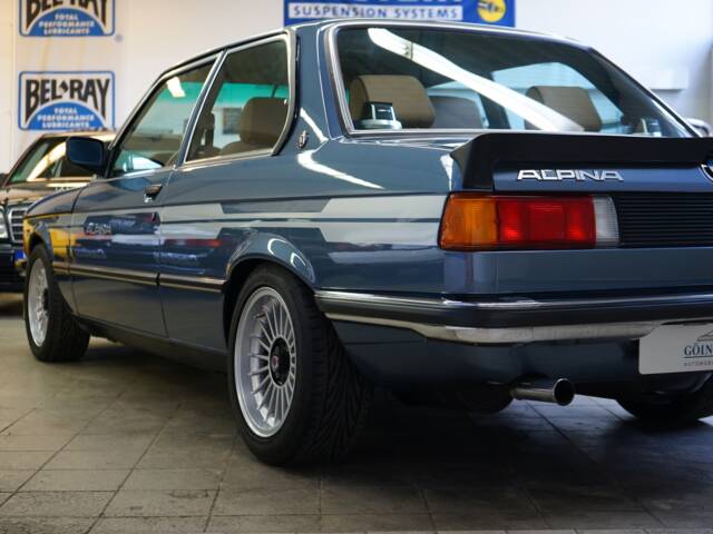 BMW 323i