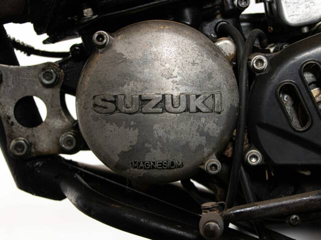 Suzuki PE 175
