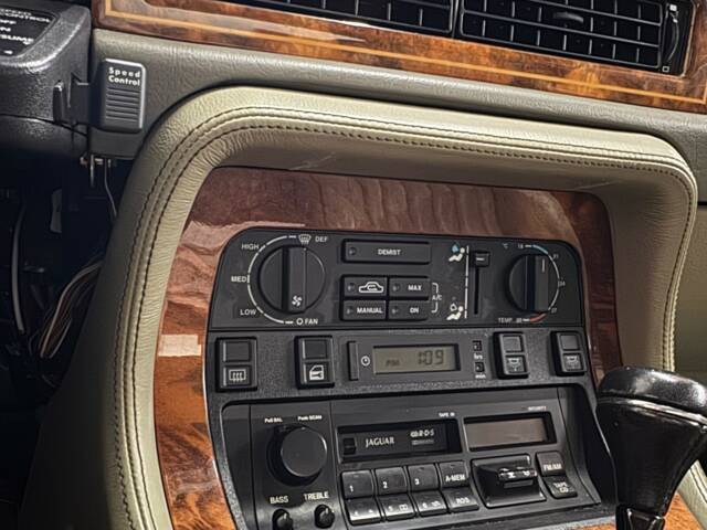 Jaguar XJ 40 (XJ-R)