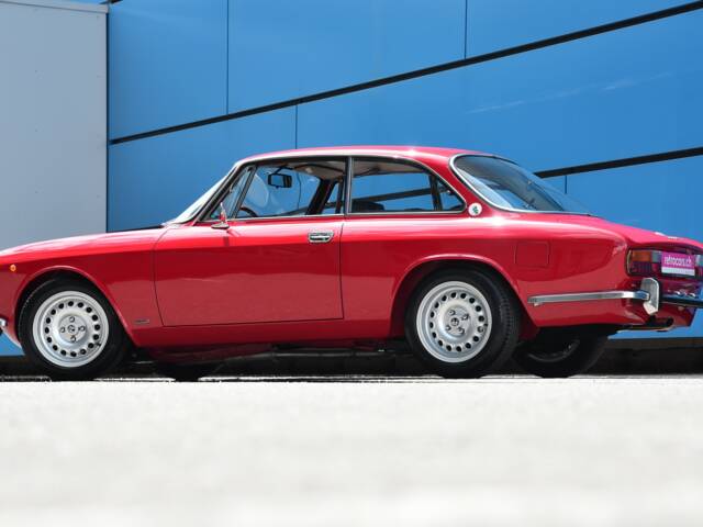 Alfa Romeo 2000 GT Veloce