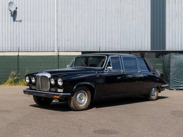 Image 1/8 of Daimler DS 420 (1989)