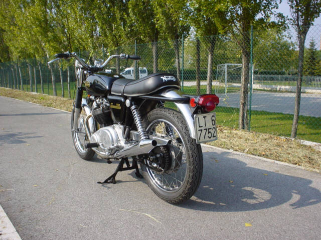 Norton Commando 750 Roadster