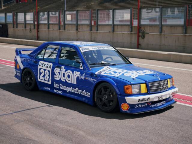 Afbeelding 1/16 van Mercedes-Benz 190 E 2.5-16 (1988)