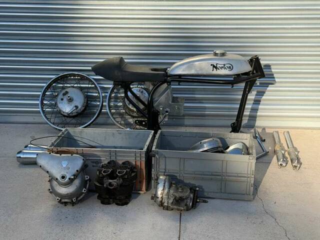 Norton Triton 650