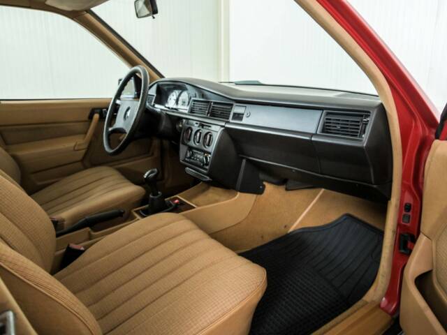Mercedes-Benz 190 D