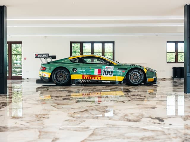 Aston Martin DBR9 GT1