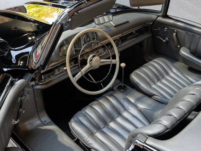 Mercedes-Benz 300 SL Roadster