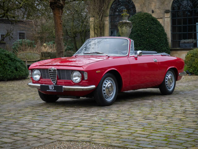 Imagen 1/21 de Alfa Romeo Giulia 1600 GTC (1966)