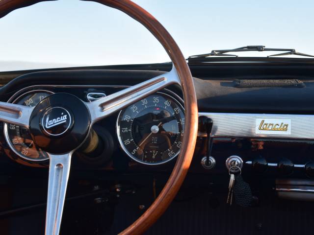 Lancia Flaminia GT 3C 2.5 Convertible - Lancia Flaminia Convertible 2.5L 3 C completely restored