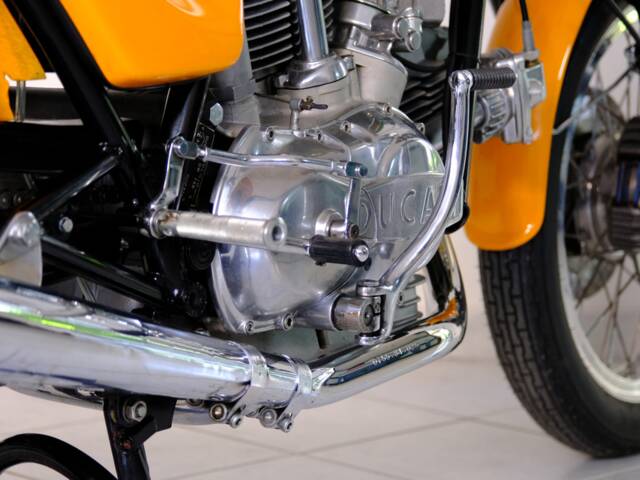 Ducati 750 Sport