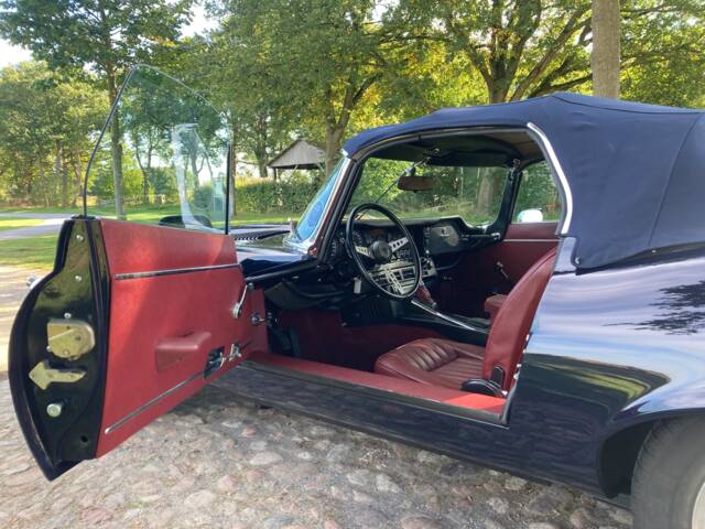 Jaguar E-Type V12