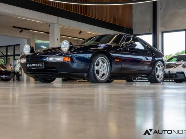 Porsche 928 GTS