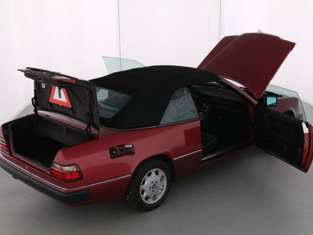Mercedes-Benz 300 CE-24