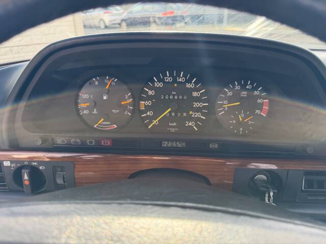 Mercedes-Benz 500 SEL