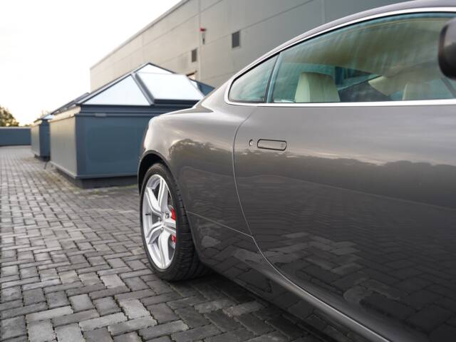 Aston Martin DB 9