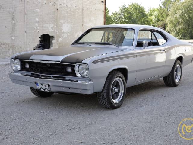 Image 1/20 of Plymouth Duster (1973)