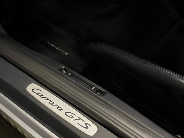 Porsche 911 Carrera GTS