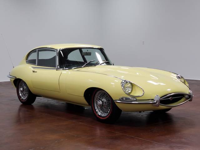 Jaguar E-Type - Www.ClassicCarSharks.com: always more then 100 pitures !