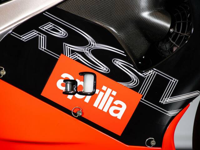 Aprilia RSV 1000 V60