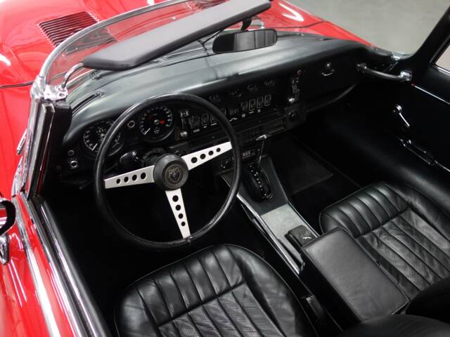 Jaguar E-Type V12