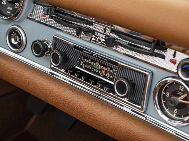 Mercedes-Benz 280 SL