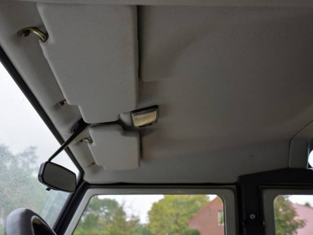 Land Rover Defender 110