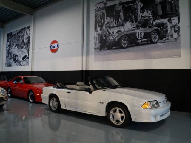 Bild 1/12 von Ford Mustang III (1992)