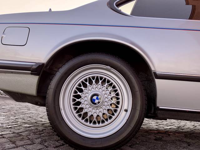 BMW M 635 CSi - BMW M635 CSi