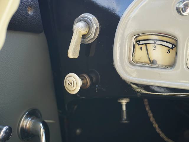 BMW 327