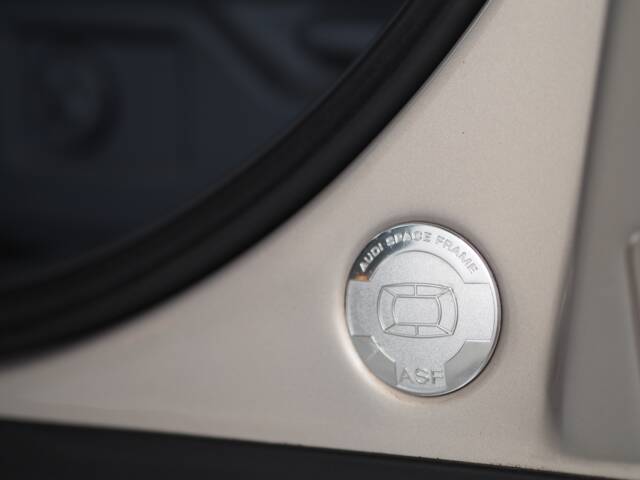 Audi A8 3.7 quattro