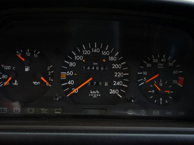 Mercedes-Benz E 320