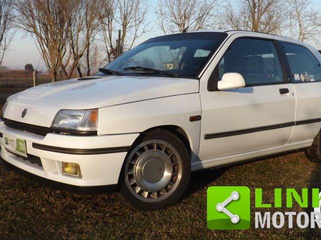 Image 1/10 of Renault Clio I 1.8 16V (1991)