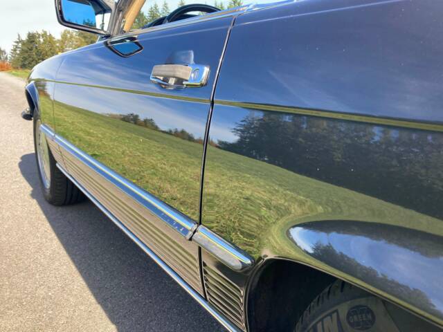 Mercedes-Benz 560 SL