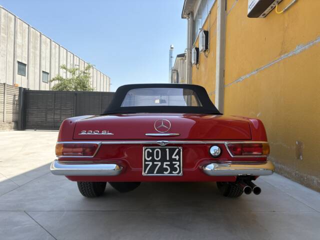 Mercedes-Benz 230 SL