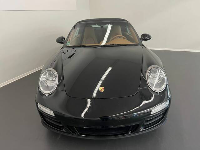 Porsche 911 Carrera 4 GTS