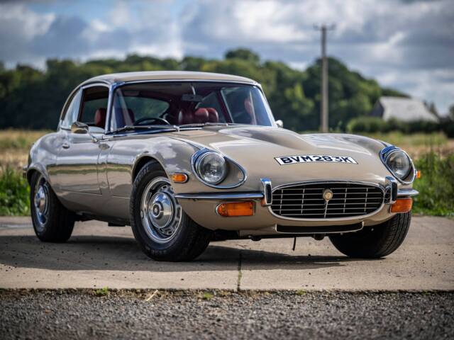 Image 1/8 of Jaguar E-Type (1971)