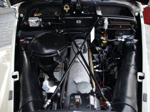Mercedes-Benz 220 Cabriolet A