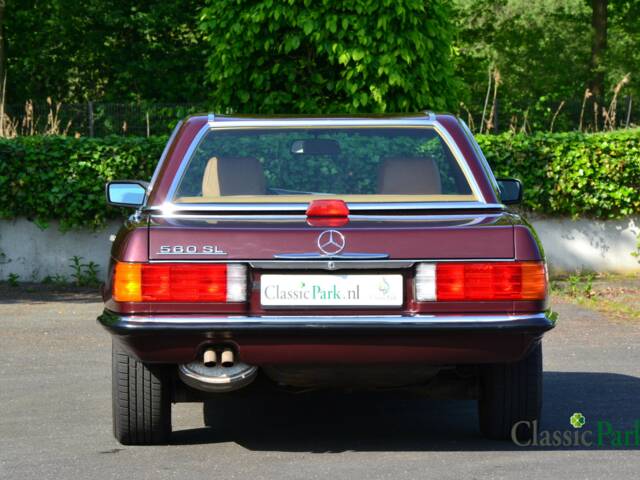Mercedes-Benz 560 SL